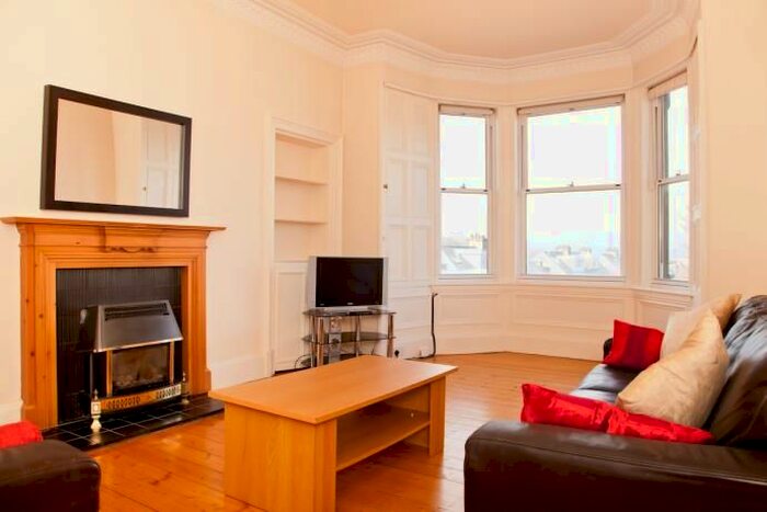 2 Bedroom Flat To Rent In East Trinity Road, Trinity, Edinburgh, EH5