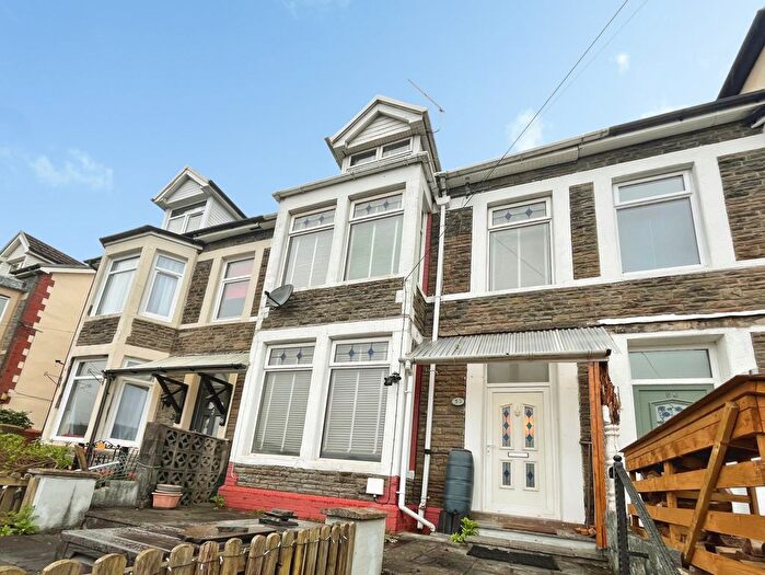 5 Bedroom Property To Rent In Tyfica Road, Pontypridd, CF37