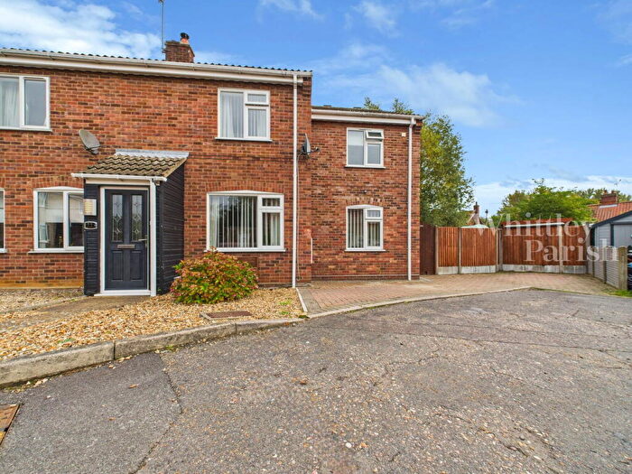 3 Bedroom Semi-Detached House For Sale In Newton Close, Newton Flotman, Norwich, NR15