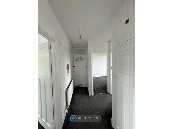 2 Bedroom Flat To Rent In Milton Court, London, N22