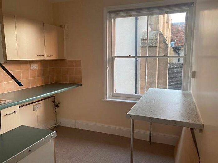 1 Bedroom Flat To Rent In Winchester Street, Whitchurch, RG28