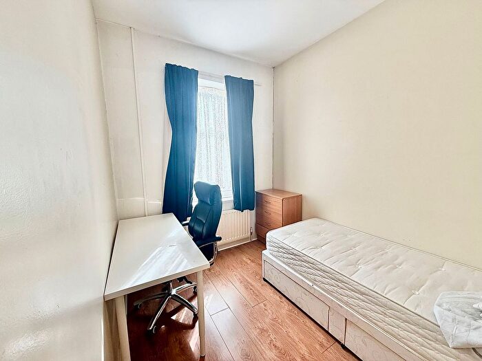 3 Bedroom Flat To Rent In Lynnwood Terrace, Newcastle Upon Tyne, NE4