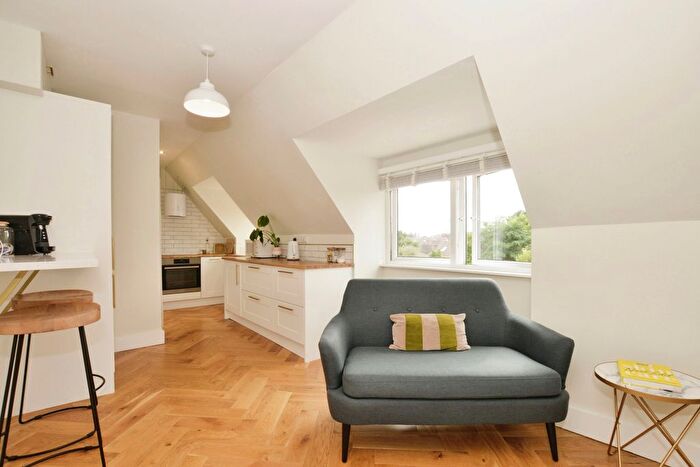 2 Bedroom Flat For Sale In Godwyn Road, Folkestone, Kent, CT20