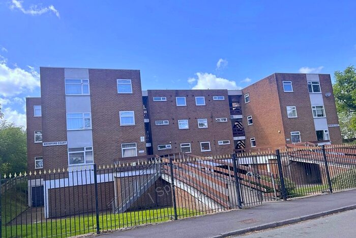 2 Bedroom Flat To Rent In West Heath, B31