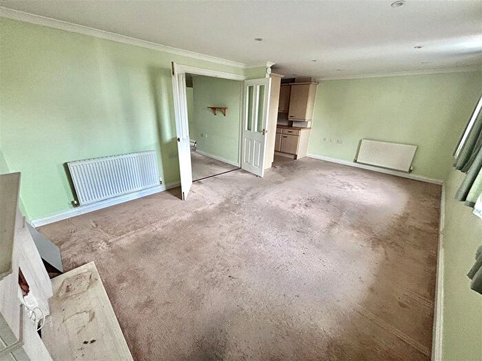 2 Bedroom Flat For Sale In Carlyon Road, St. Austell, PL25