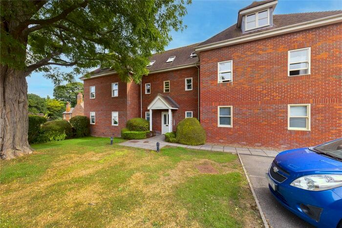 2 Bedroom Flat To Rent In Briary Lane, Royston, Hertfordshire, SG8