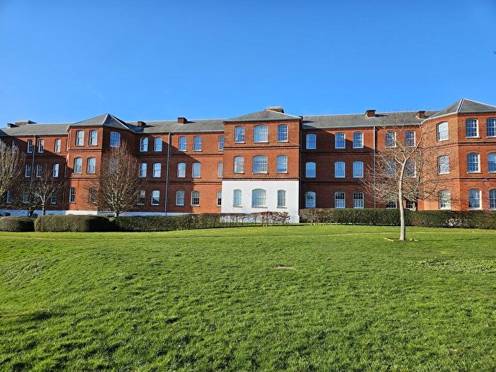 2 Bedroom Apartment For Sale In Kingswood Place, Knowle, PO17