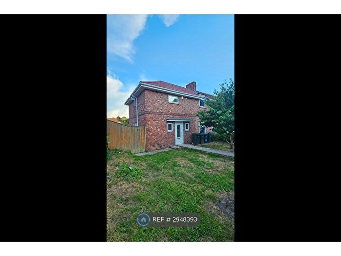 3 Bedroom Semi-Detached House To Rent In The Avenue, Gateshead, NE9