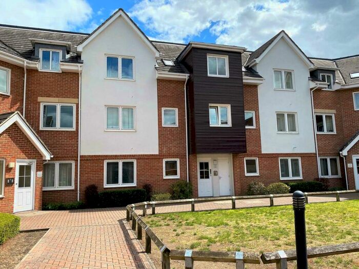 2 Bedroom Apartment To Rent In Old Dairy Close, Fleet, GU51