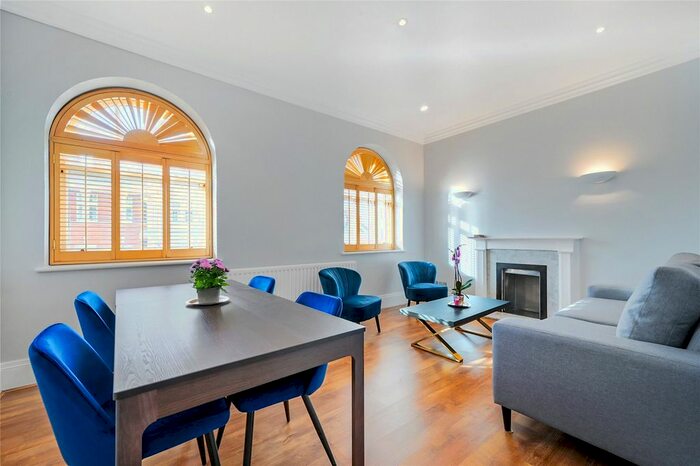 2 Bedroom Flat To Rent In Queen's Gate Terrace, South Kensington, London, SW7