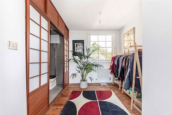 5 Bedroom Property To Rent In Hanover Gardens, Oval, SE11
