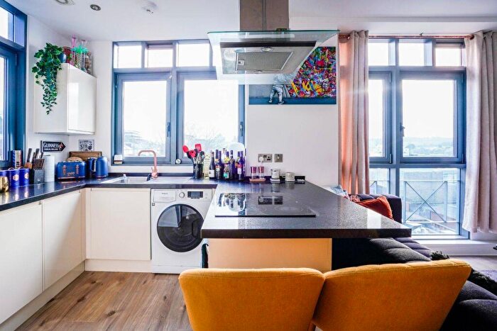 1 Bedroom Flat To Rent In Wolsey Road, Hemel Hempstead, HP2