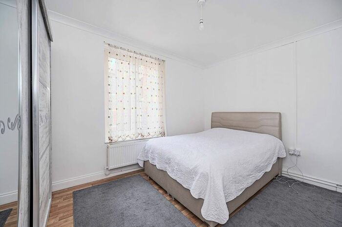 2 Bedroom Flat To Rent In Morning Lane, Homerton, London, E9