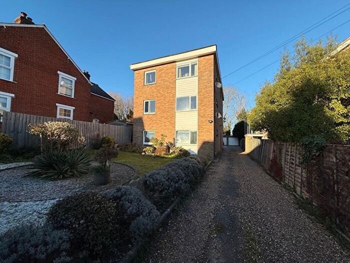 2 Bedroom Flat To Rent In Bouverie Avenue, Salisbury, SP2