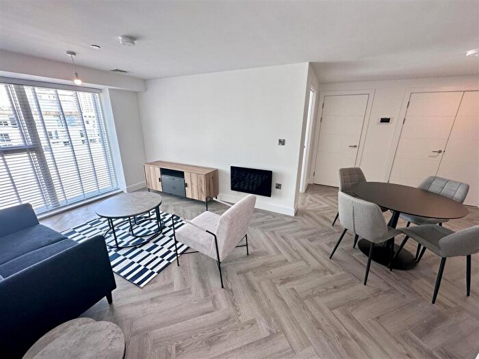 2 Bedroom Apartment To Rent In Chapmans Yard, Upper Gough Street, Birmingham, B1