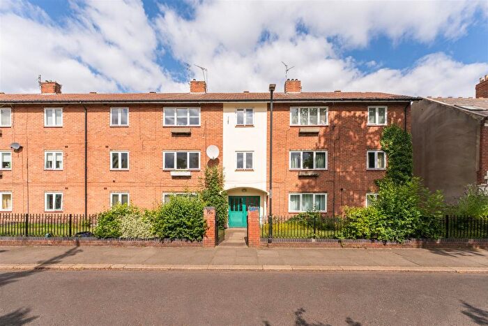 2 Bedroom Flat For Sale In Guildford Place, Heaton, Newcastle Upon Tyne, NE6