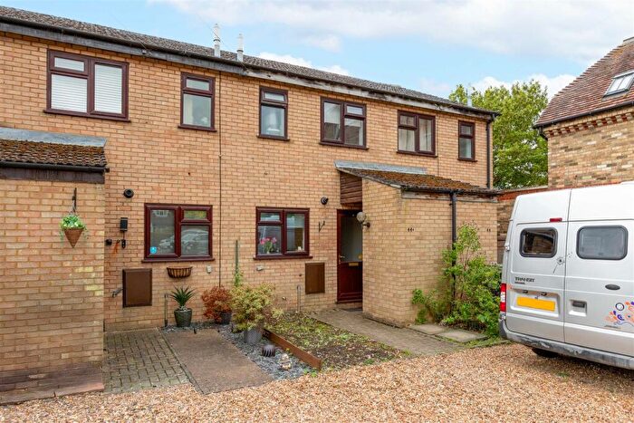 2 Bedroom Terraced House For Sale In High Street, Stotfold, SG5