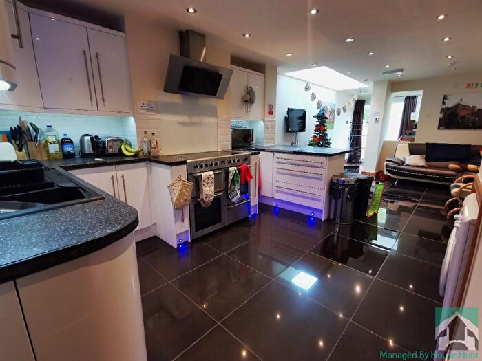 6 Bedroom Terraced House To Rent In Heeley Road, Birmingham, B29