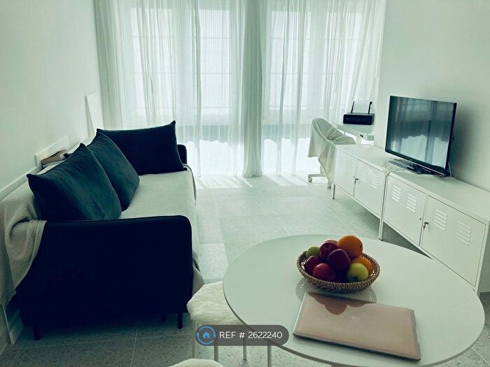 Studio To Rent In Cendal Crescent, London, E1