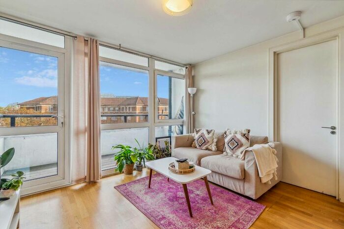 2 Bedroom Flat To Rent In Maida Vale, London, W9