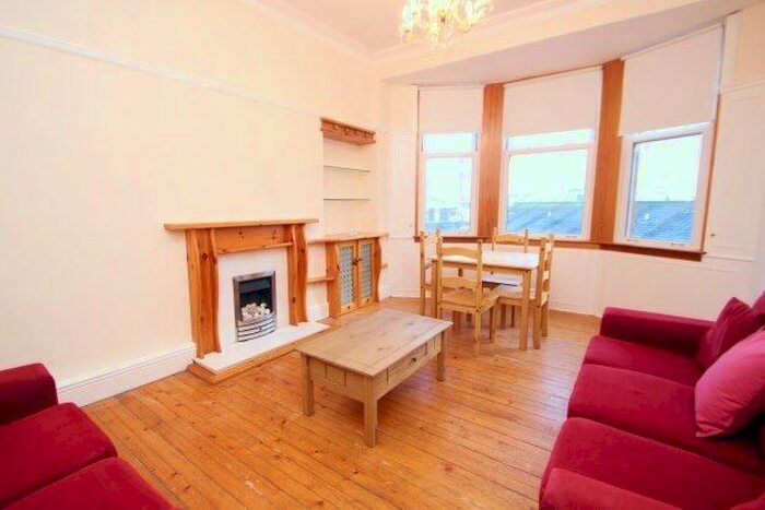 2 Bedroom Flat To Rent In Rose Street, Glasgow, G3