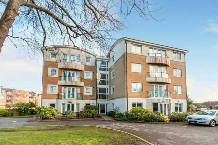 2 Bedroom Flat To Rent In Russell Road, Basingstoke, RG21