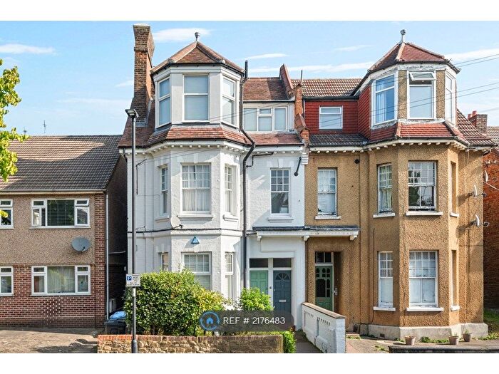 2 Bedroom Flat To Rent In Orpington Road, London, N21