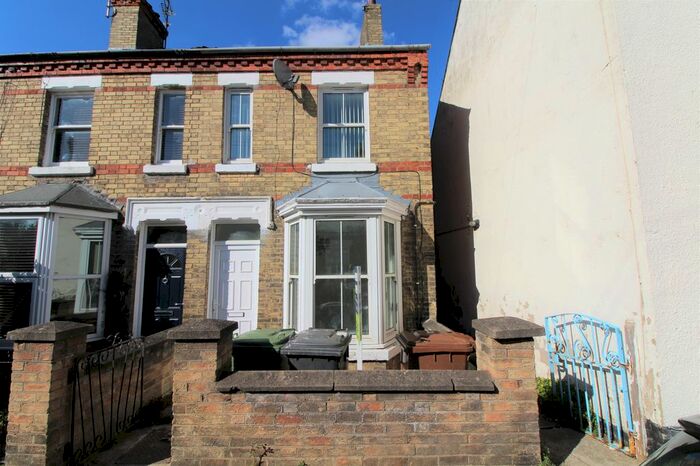 3 Bedroom End Of Terrace House To Rent In North Street, Stanground, Peterborough, PE2