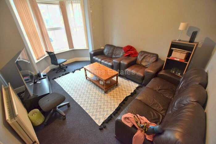 7 Bedroom End Of Terrace House To Rent In Erleigh Road, Reading, RG1