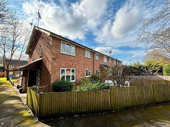 1 Bedroom End Of Terrace House To Rent In Ashridge, Farnborough, GU14