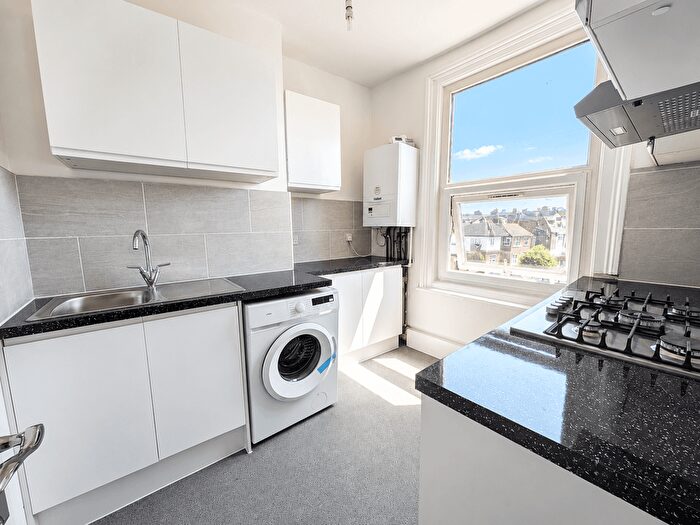 1 Bedroom Flat To Rent In London, SE5