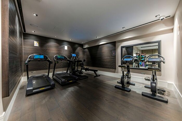 3 Bedroom Terraced House For Sale In Young Street, London, W8