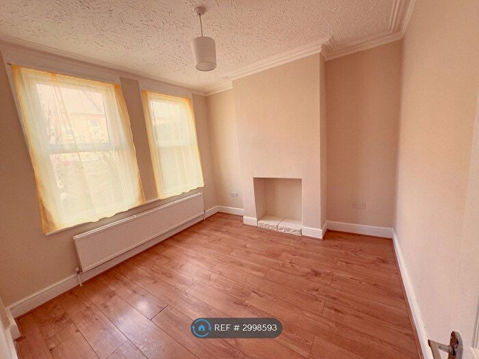 1 Bedroom Flat To Rent In Diana Road, London, E17