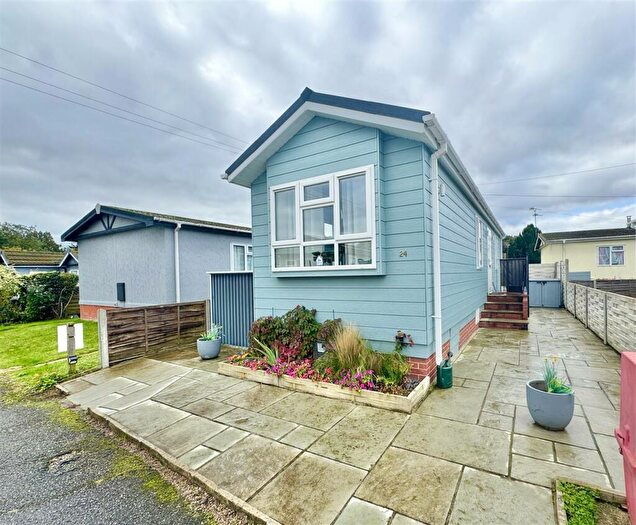 1 Bedroom Park Home For Sale In Bourne Park Residential Park, Ipswich, IP2