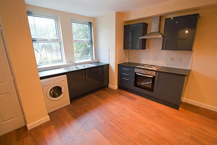 4 Bedroom Terraced House To Rent In Brudenell Road, Hyde Park, Leeds, LS6