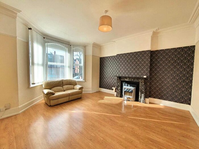 2 Bedroom Flat To Rent In Flat, Avenue Road, Doncaster, DN2