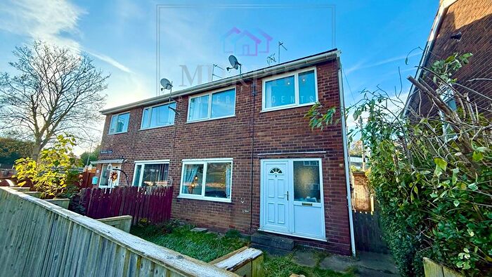 3 Bedroom Semi Detached House For Sale In Hornbeam Green, Pontefract, West Yorkshire, WF8