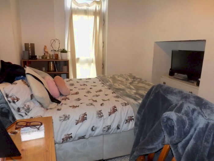 6 Bedroom House To Rent In Farrar Road, Bangor, Gwynedd, LL57