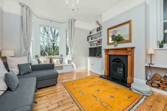 2 Bedroom Apartment To Rent In Thurlow Hill, West Dulwich, London, SE21