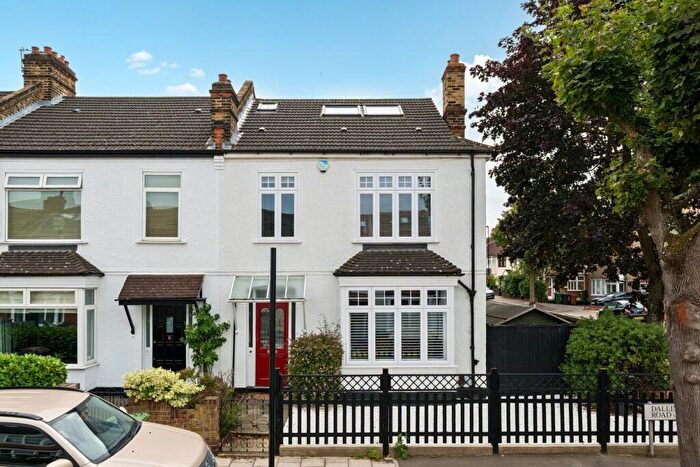 4 Bedroom End Of Terrace House For Sale In Dallinger Road, Lee, SE12