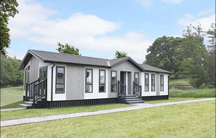 2 Bedroom Park Home For Sale In Lowestoft, Suffolk, NR33
