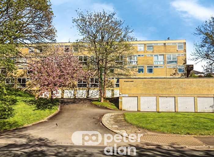 2 Bedroom Maisonette To Rent In Plas-y-coed, Lake Road East, Lakeside, Cardiff, CF23