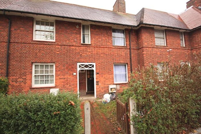 3 Bedroom Terraced House To Rent In Wulfstan Street, Eat Acton, London, W12