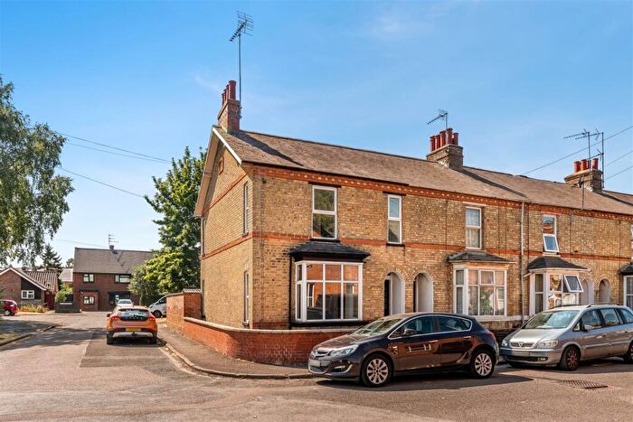 3 Bedroom End Of Terrace House For Sale In Gibbs Road, Banbury - Newly Refurbished, OX16