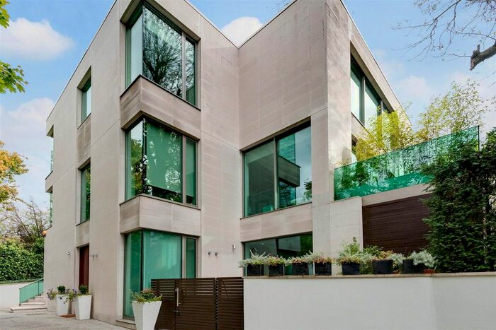 5 Bedroom Detached House To Rent In West Heath Road, Hampstead, NW3