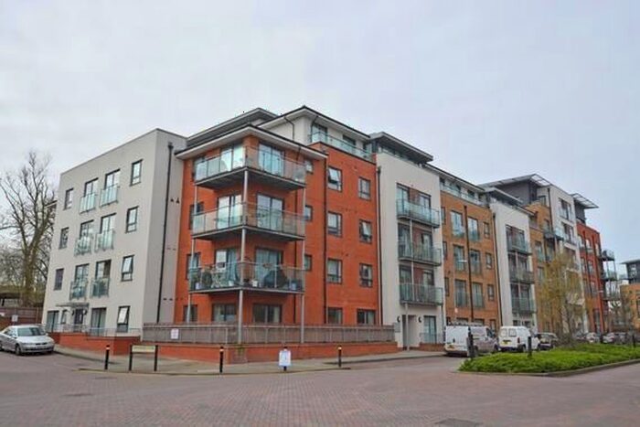 1 Bedroom Flat To Rent In Birdwood Avenue, London, SE13