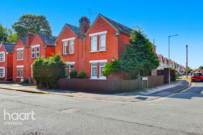 3 Bedroom Semi Detached House For Sale In Bramford Lane, Ipswich, IP1