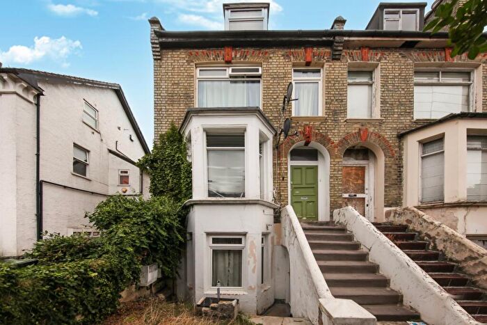 1 Bedroom Flat For Sale In Clifton Road, London, SE25