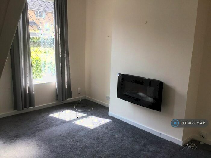 2 Bedroom Terraced House To Rent In Cadogan Avenue, Huddersfield, HD3