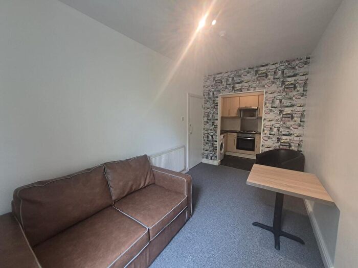 2 Bedroom Flat To Rent In Elm Avenue, NG3